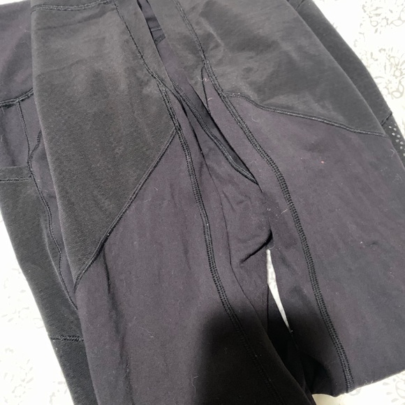 Size 6 Lululemon leggings - Picture 4 of 6